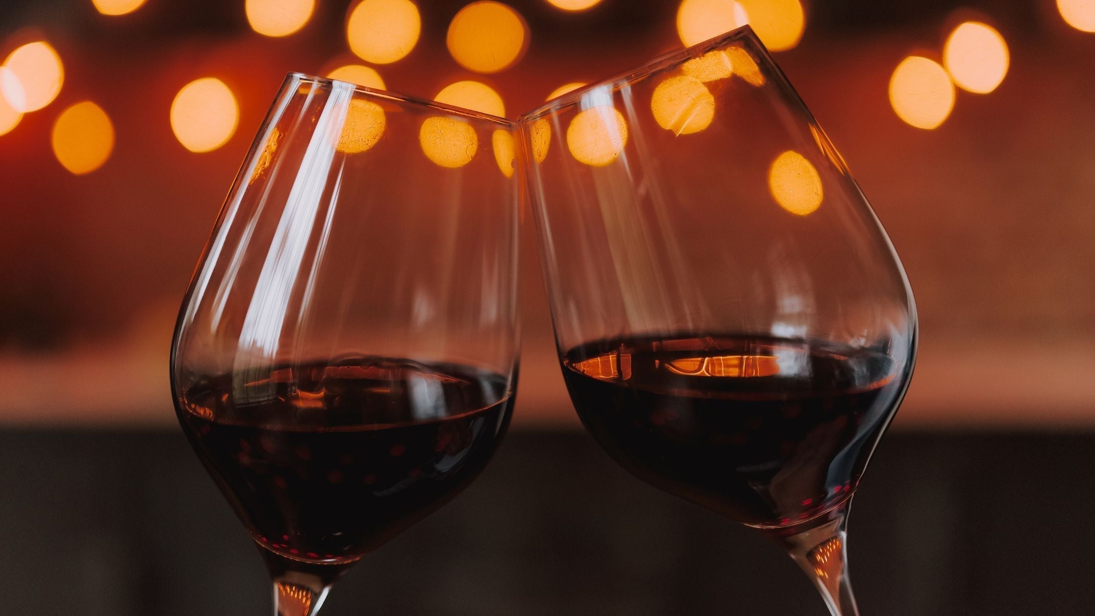 Der erste Schluck: Rituale und die Kunst des Weingenusses