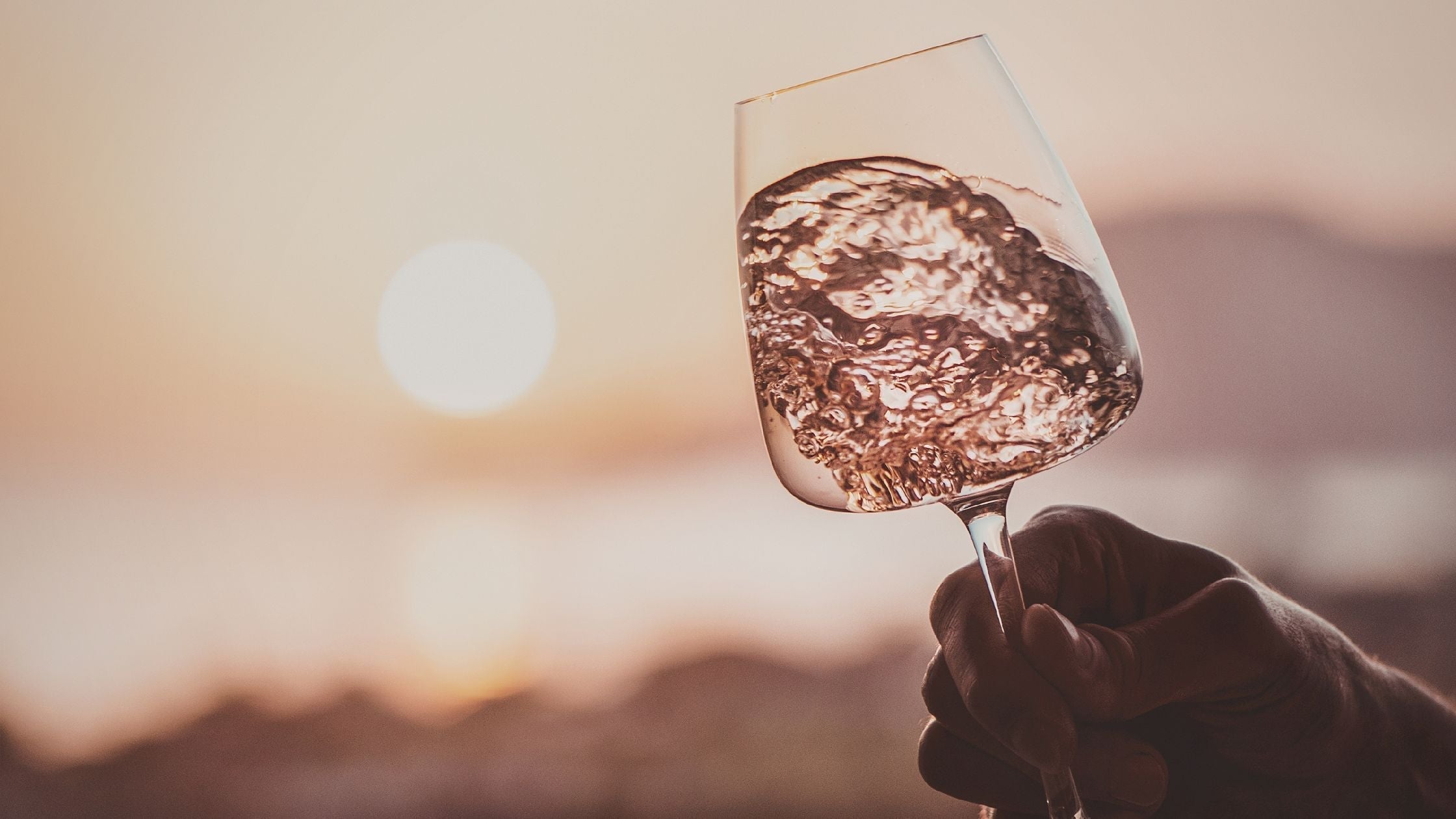 Die Stille des Augenblicks: Wein als Begleiter für persönliche Auszeiten